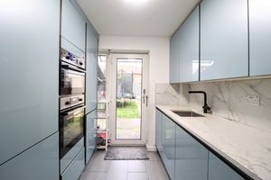 Kitchen- click for photo gallery